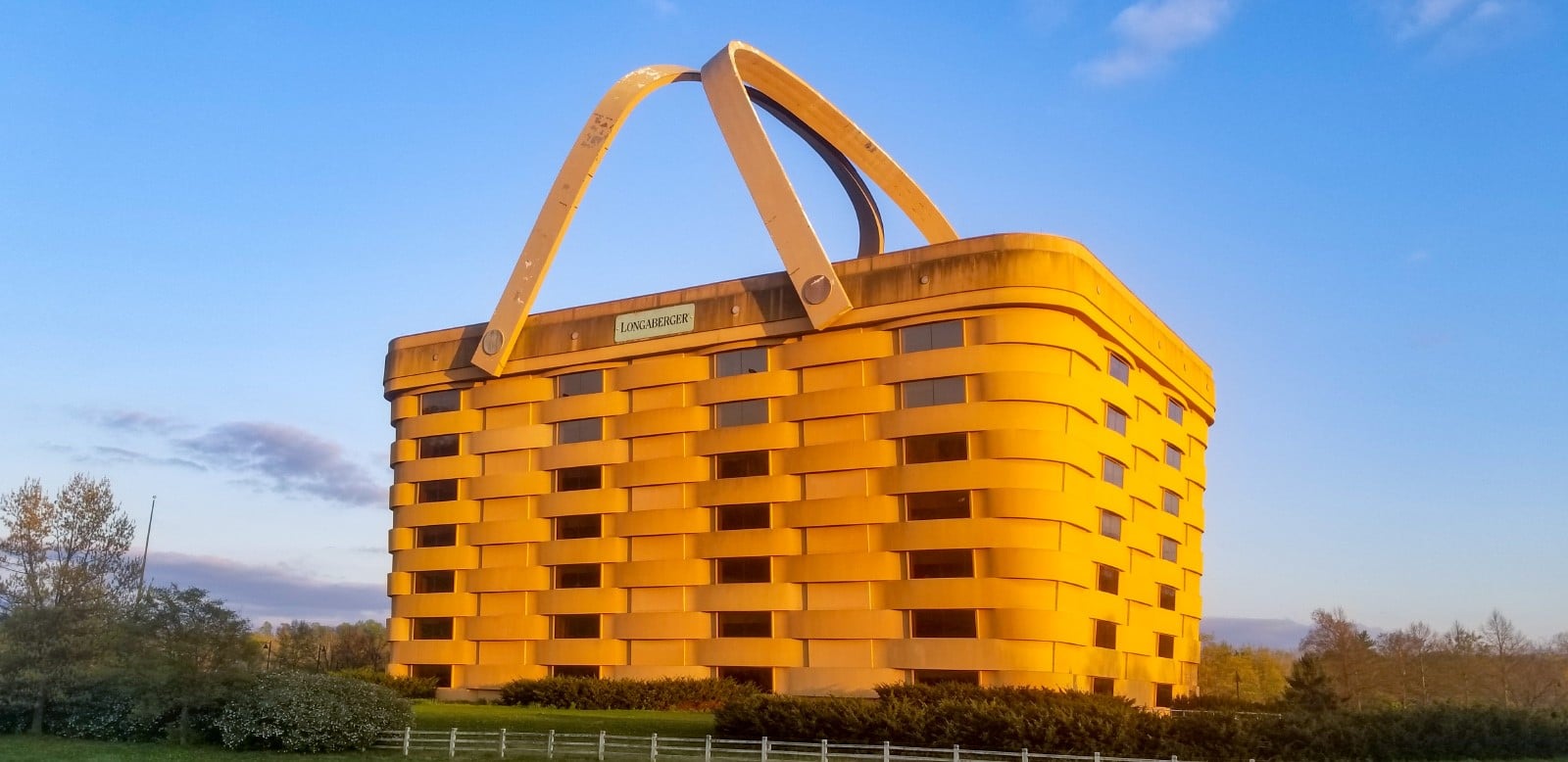 Kitsch Architecture: Developed by industrialization and urbanization Sheet6