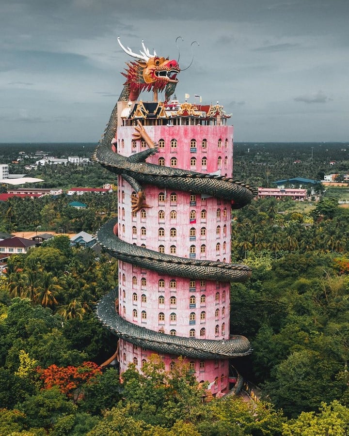 Kitsch Architecture: Developed by industrialization and urbanization Sheet8