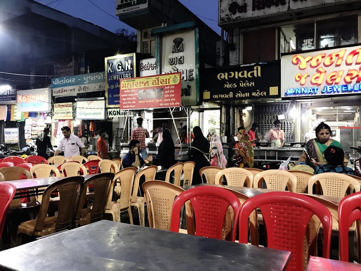 Night time public space in India:Manek Chowk Sheet1