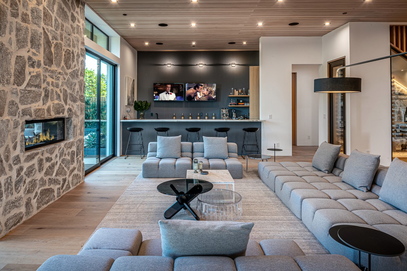 An inside look at all the houses owned by Jesse Tyler Ferguson Sheet10