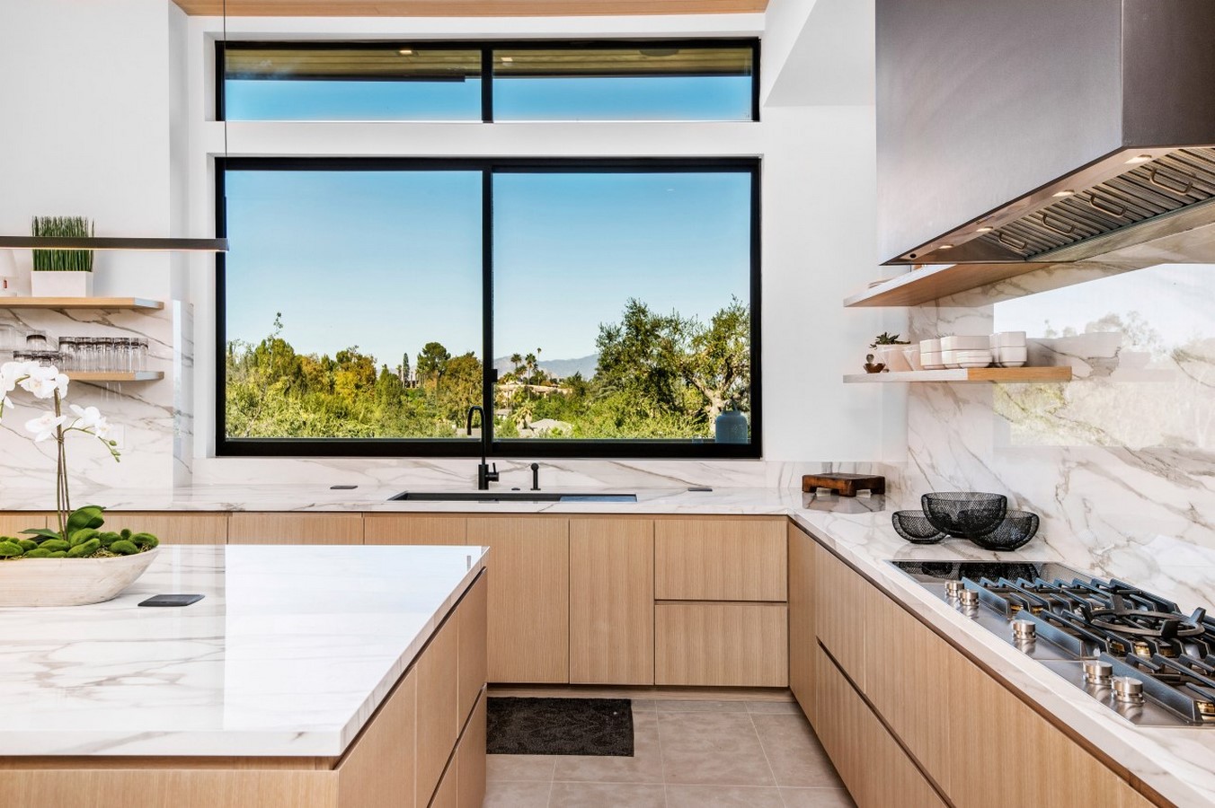 An inside look at all the houses owned by Jesse Tyler Ferguson Sheet12