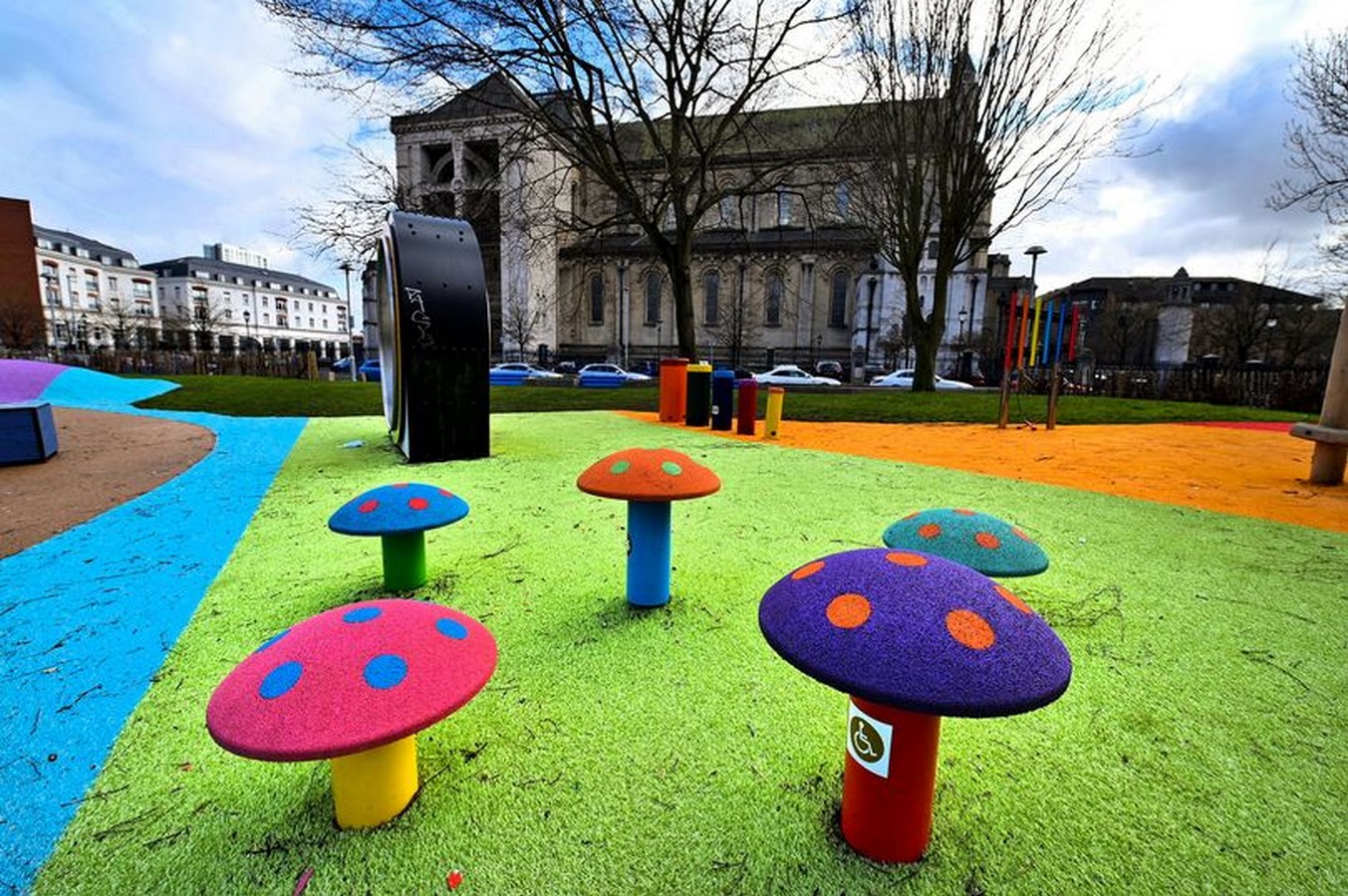 10 COVID-19 architectural/design solutions from around the world Sheet13