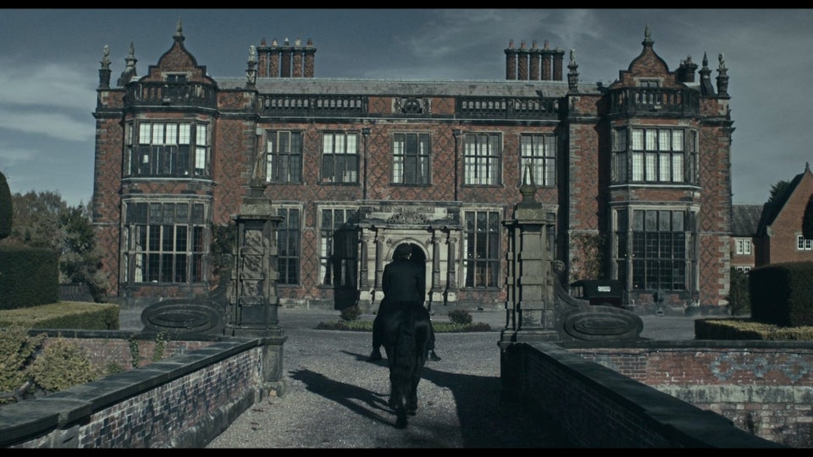 Understanding The Architecture Of the Show Peaky Blinders Sheet7