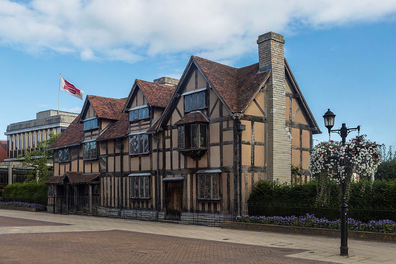 Stratford-upon-Avon and the Architecture of Shakespeare's Birthplace Sheet2