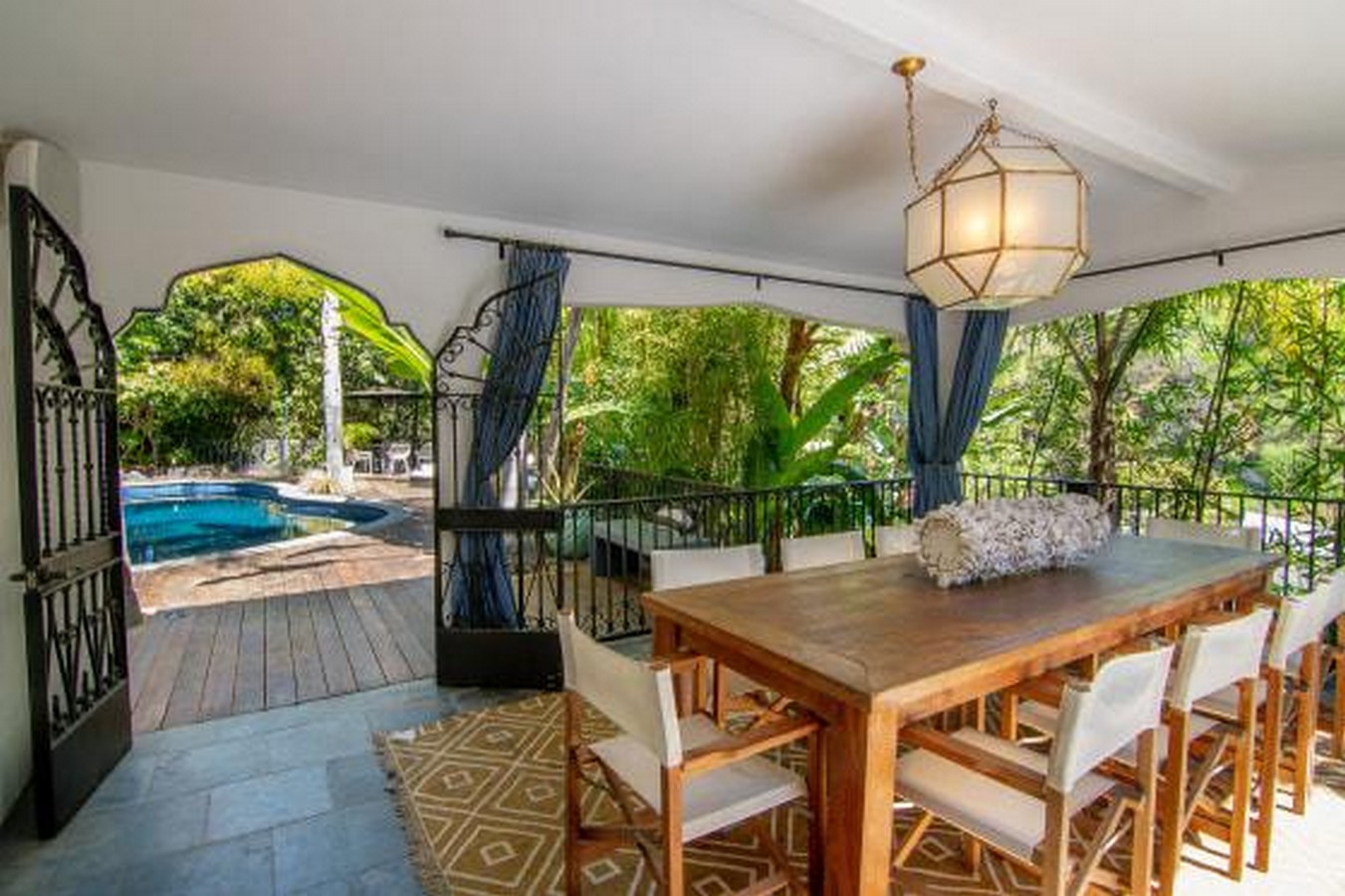 An inside look at all the houses owned by Jessica Alba Sheet3