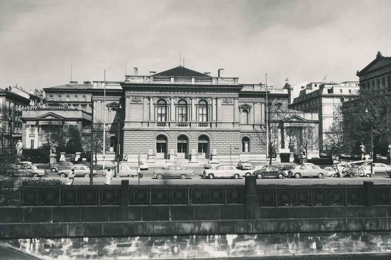 Albertina Museum by Hans Hollein: Soravia Wing Project Sheet2