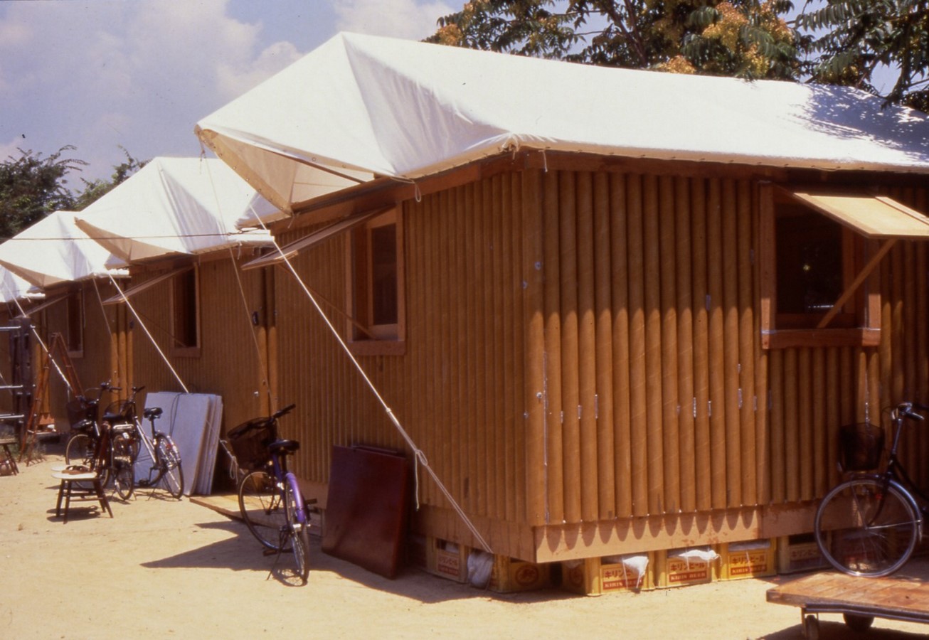 Paper Log Houses by Shigeru Ban: Recyclable Materials and Architecture Sheet2