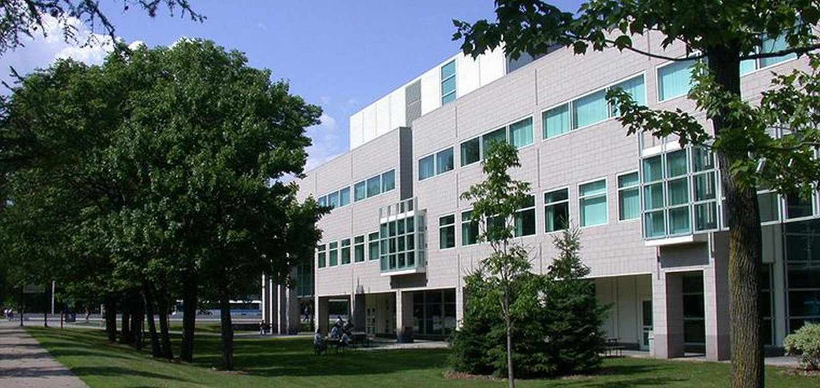 <span style="font-weight: 400;">Université Laval </span><span style="font-weight: 400;">(</span><span style="font-weight: 400;">www.ulaval.ca/en/future-students</span><span style="font-weight: 400;">)</span>