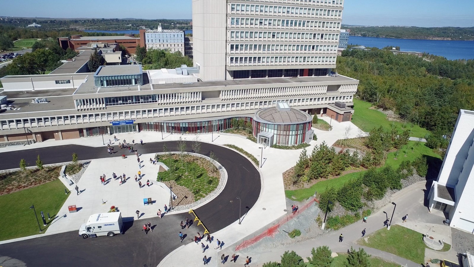 <span style="font-weight: 400;">Laurentian University (</span><span style="font-weight: 400;">www.sudbury.com/</span><span style="font-weight: 400;">)</span>
