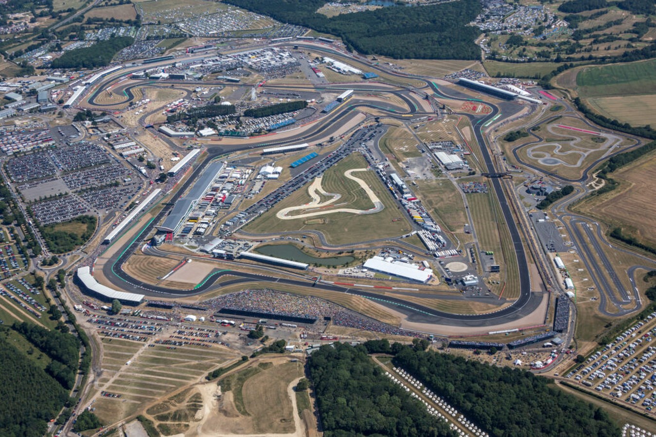 10 biggest race car tracks in the world Sheet19