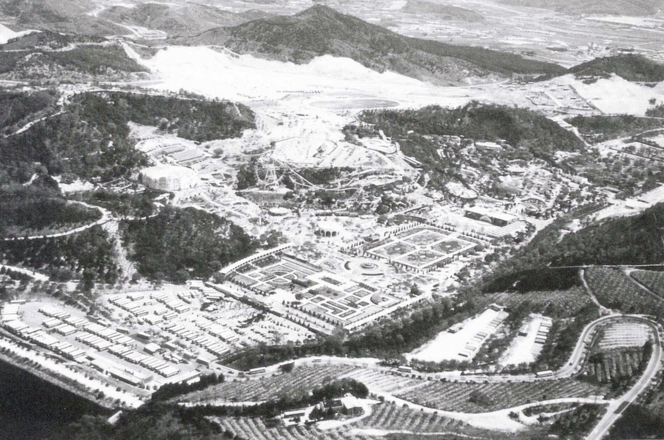 An Architecture Review of Everland Resort, South Korea Sheet2