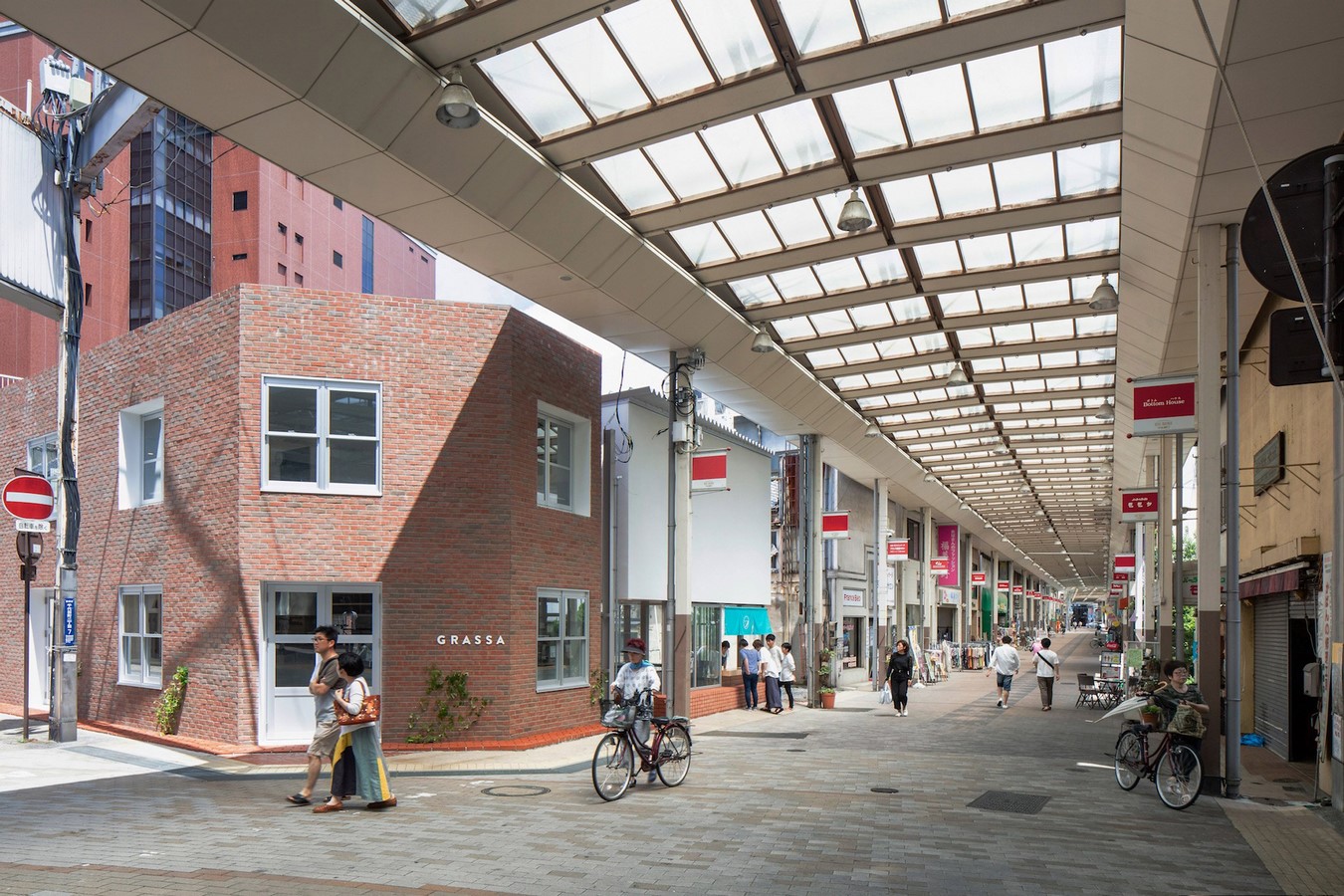 <span style="font-weight: 400;">The shopping street has undergone revival_©dezeen.com</span>