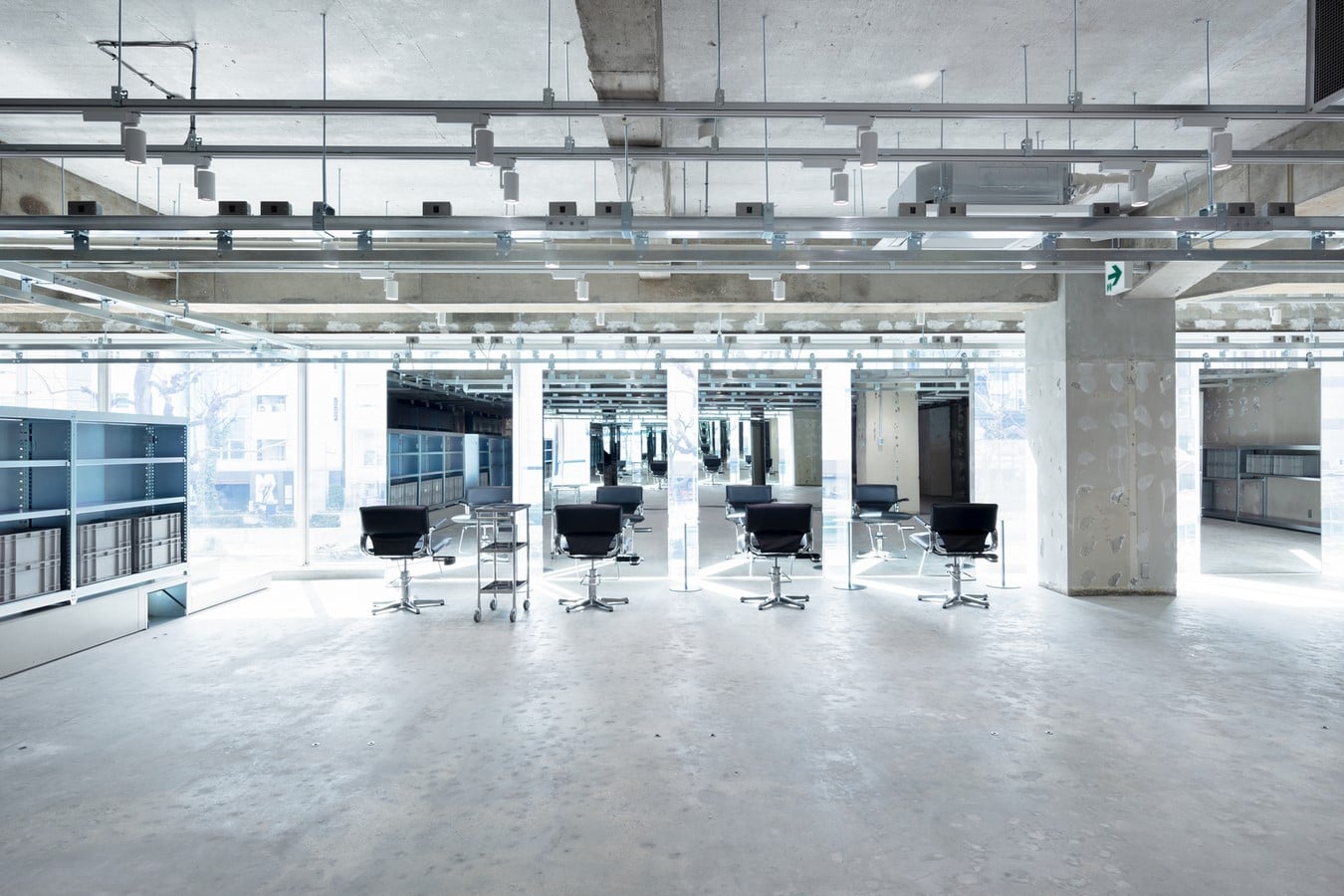 <span style="font-weight: 400;">Lim Loji Hair Salon_©Takumi Ota</span>