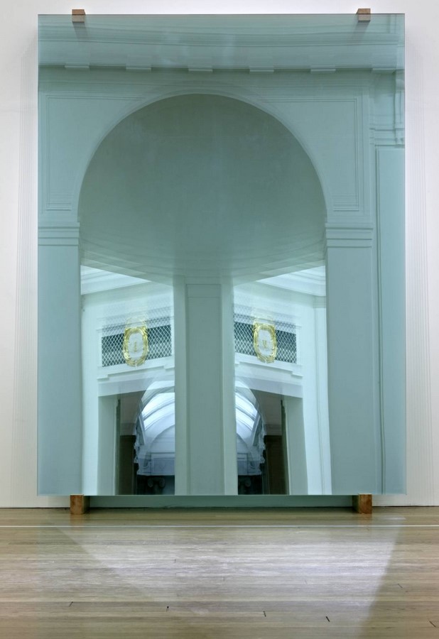 <span style="font-weight: 400;">11 Panes by Gerhard Richter showcases his experiments with glass and wood and a media for arts_© </span><span style="font-weight: 400;">www.tate.org.uk</span><span style="font-weight: 400;"> </span>