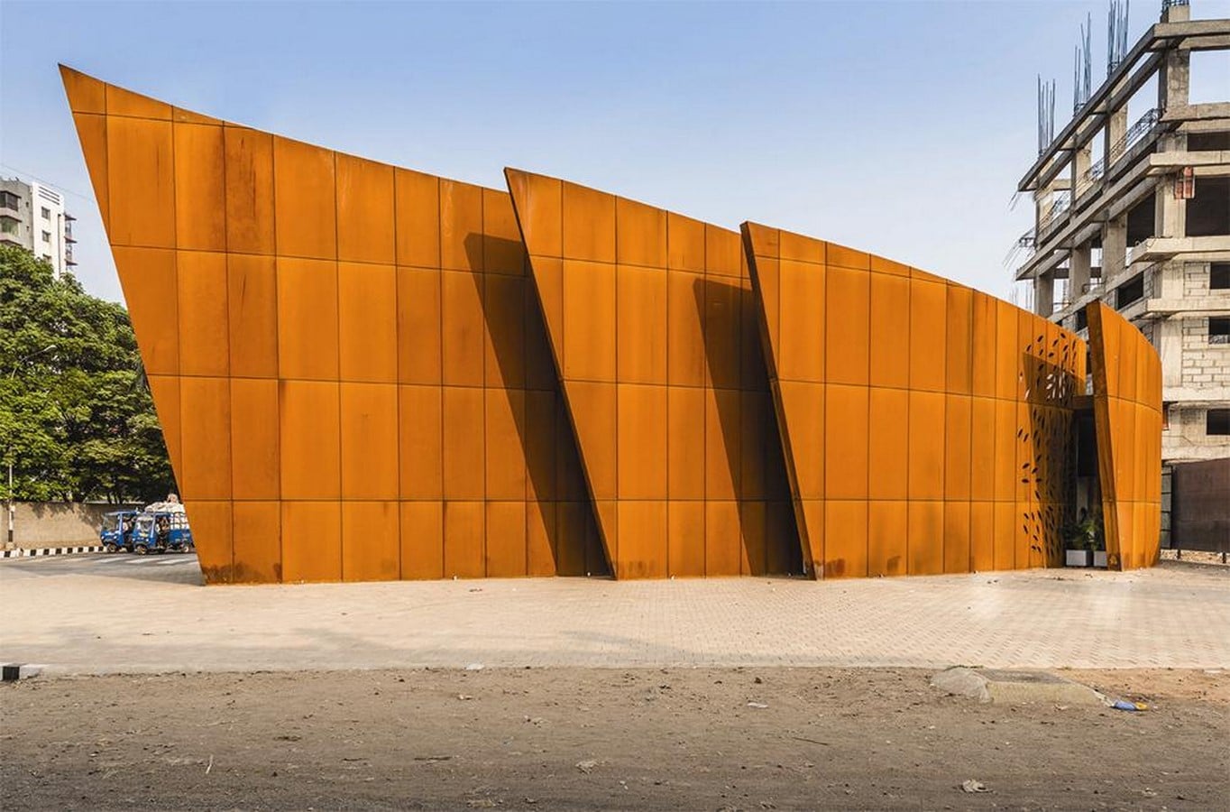 The Crescent by Sanjay Puri Architects: A Sculptural Presence Sheet7