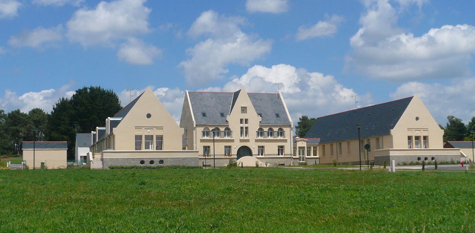 Architects in Nantes - Top 70 Architects in Nantes Sheet39