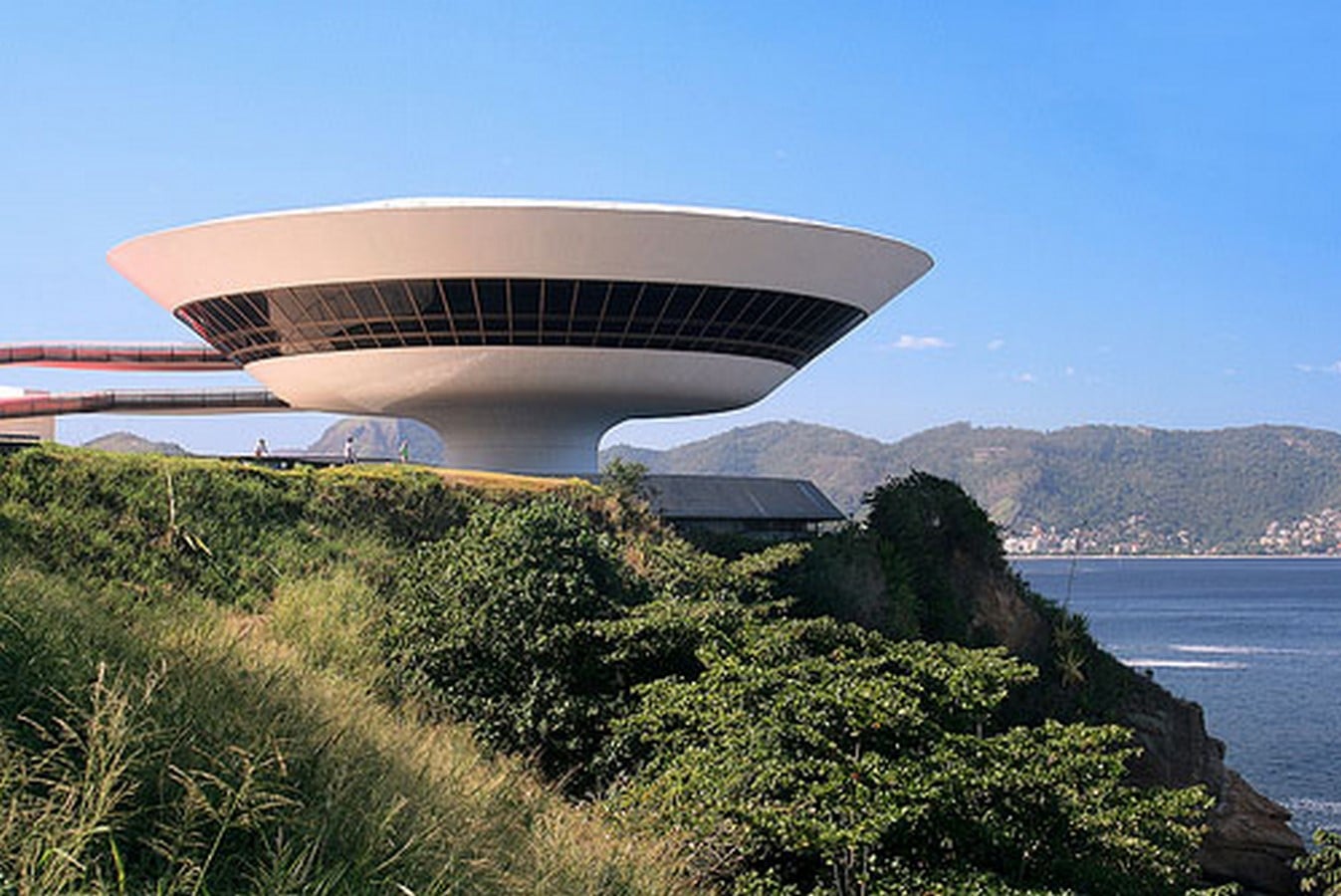 Niterói Contemporary Art Museum by Oscar Niemeyer: Iconic Saucer-Shaped Structure Sheet4