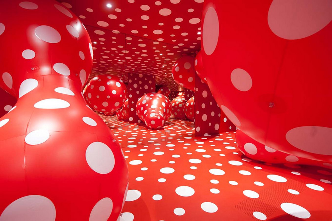Yayoi Kusama- 10 Iconic Artworks - Sheet10