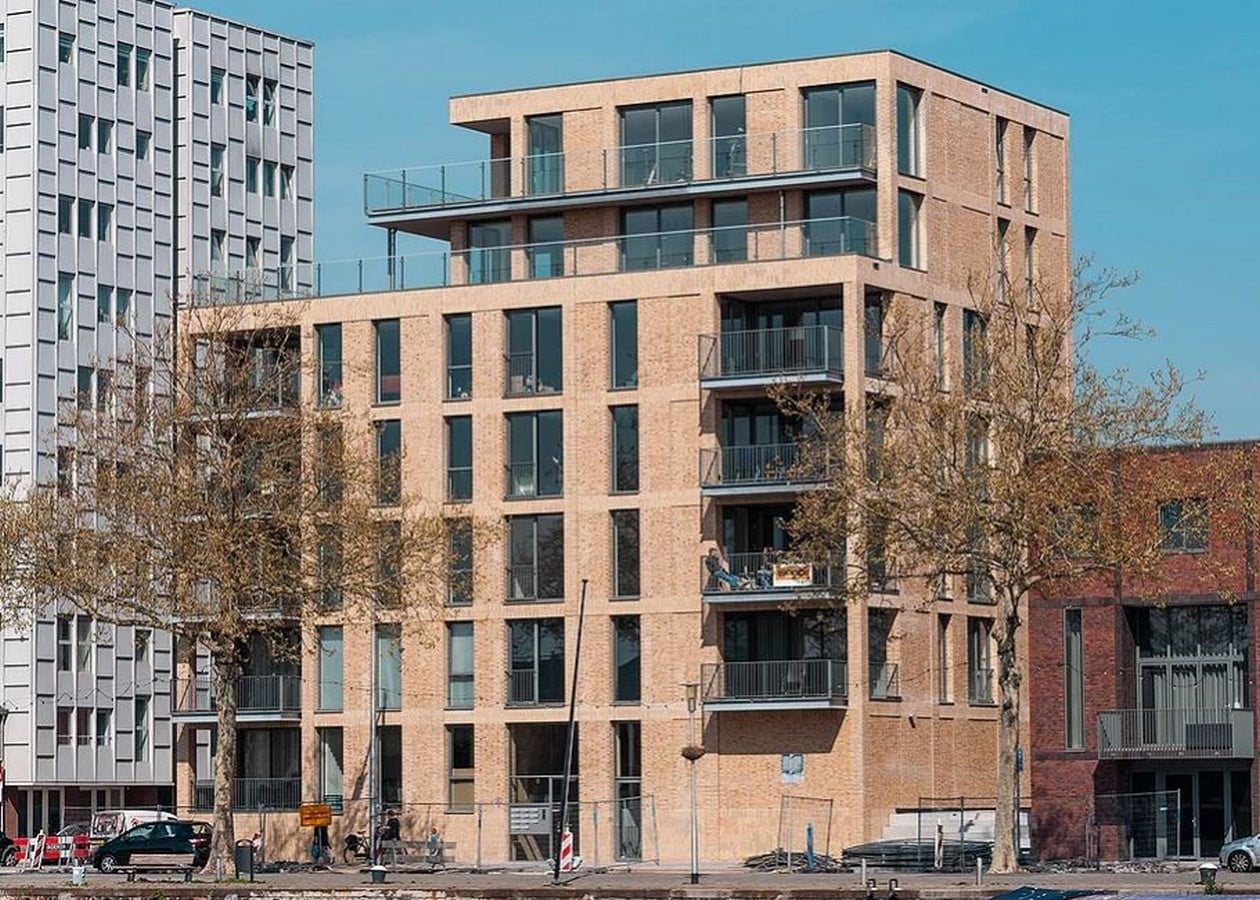 Oliver Architects – Stadskade ©https://www.olivierarchitect.nl/stadskade-tilburg?lightbox=dataItem-jsxax5cd