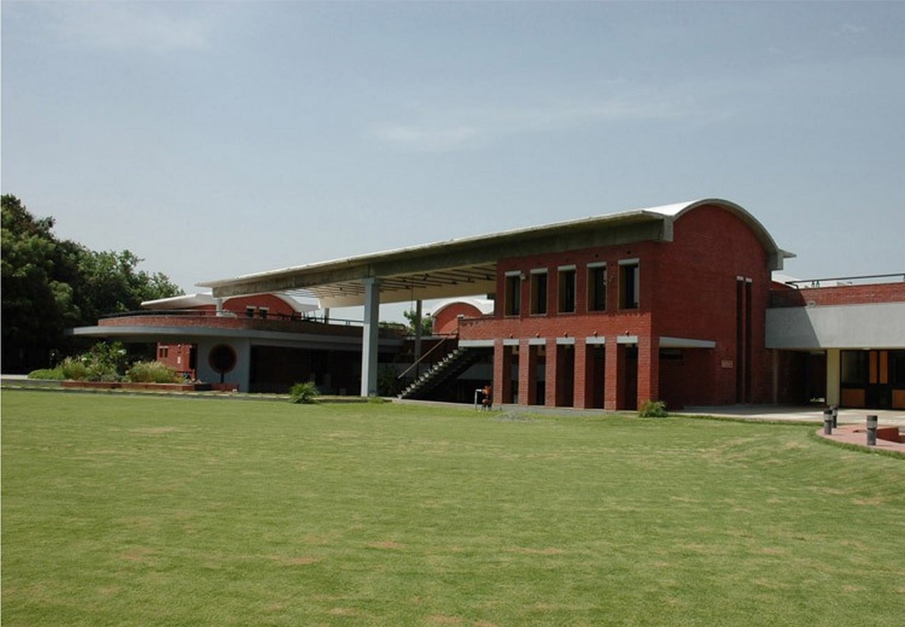 Footprints E.A.R.T.H- Pioneering Sustainable Architecture of Regional India - Sheet1