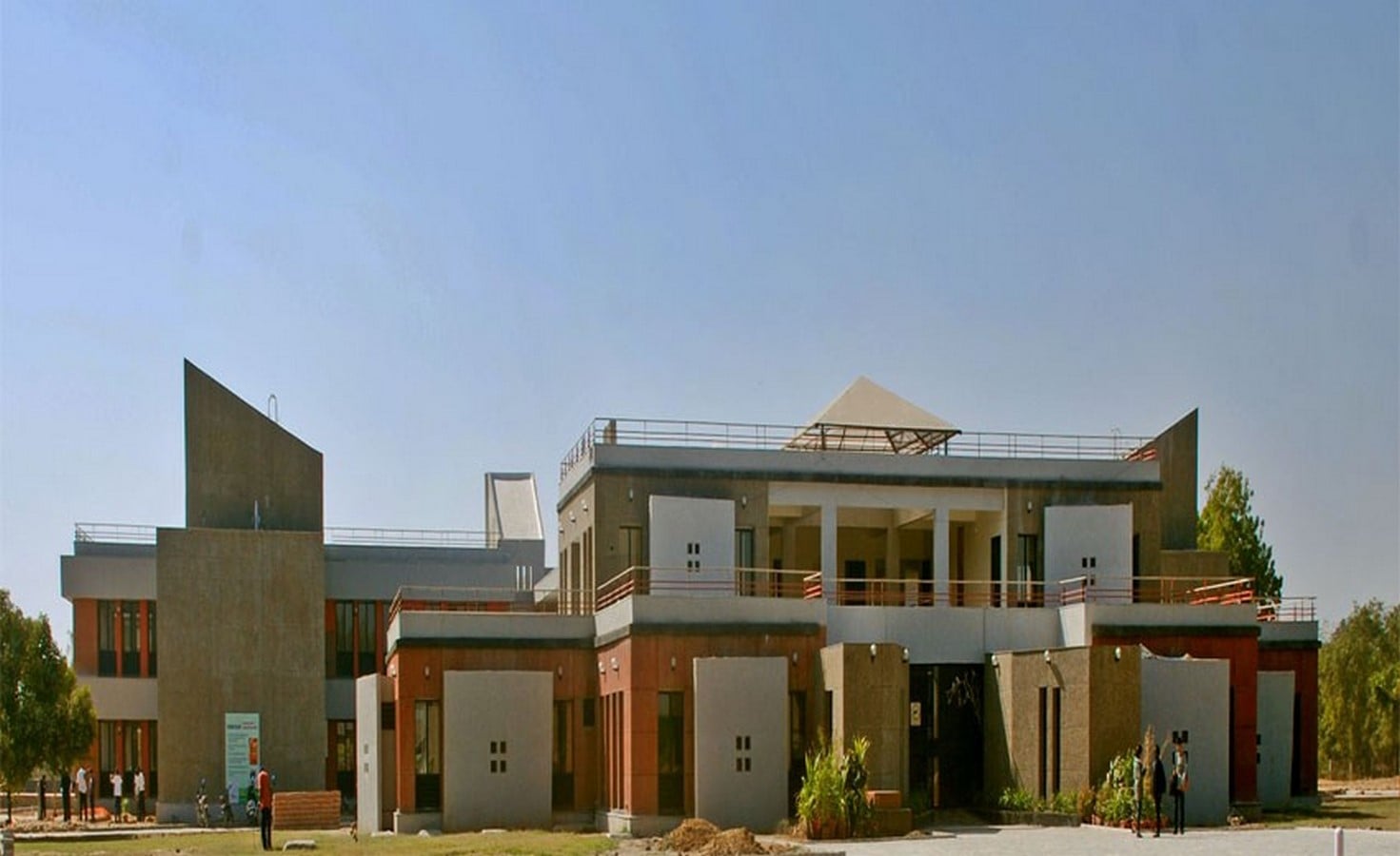 Footprints E.A.R.T.H- Pioneering Sustainable Architecture of Regional India - Sheet2
