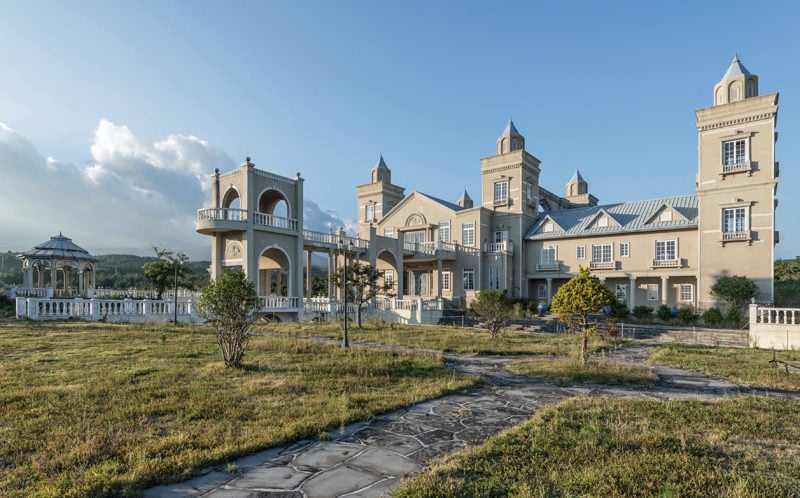 10 Abandoned places houses once owned by millionaires - Sheet1