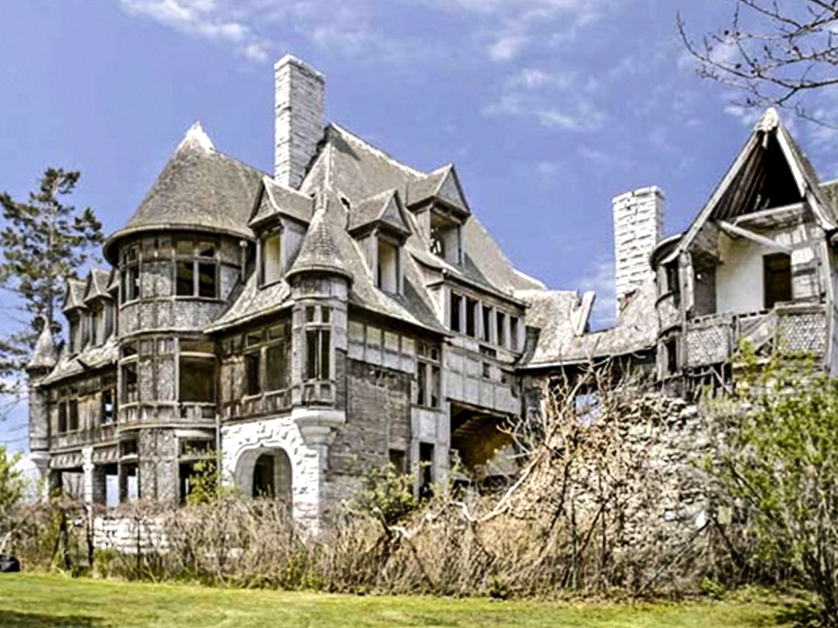10 Abandoned places houses once owned by millionaires - Sheet10