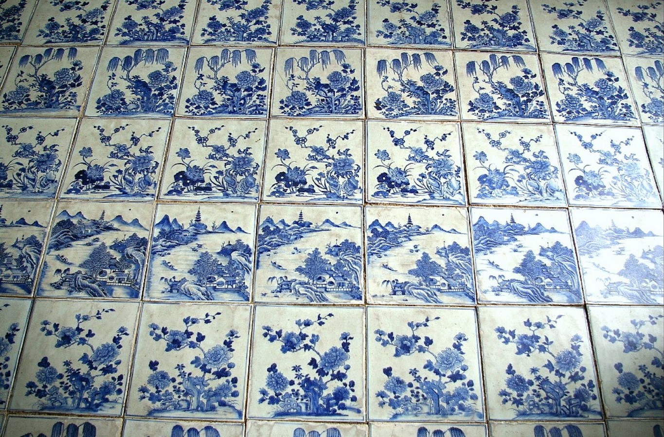 Chinese handmade prcelain tiles of Paradesi Synagogue_Lovell D'Souza