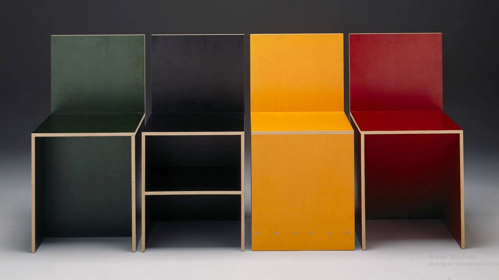 A colorful array made of plywood.Image courtesy of 20th_© Century Design Fund/Bridgeman Images