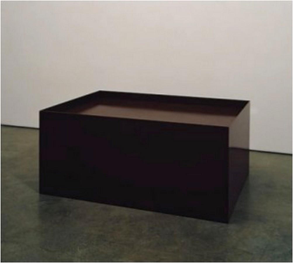Donald Judd, untitled, Enamel on aluminum, 55.9 x 127 x 95.3 cm - Guggenheim Museum, NY_© Contemporary Art 106