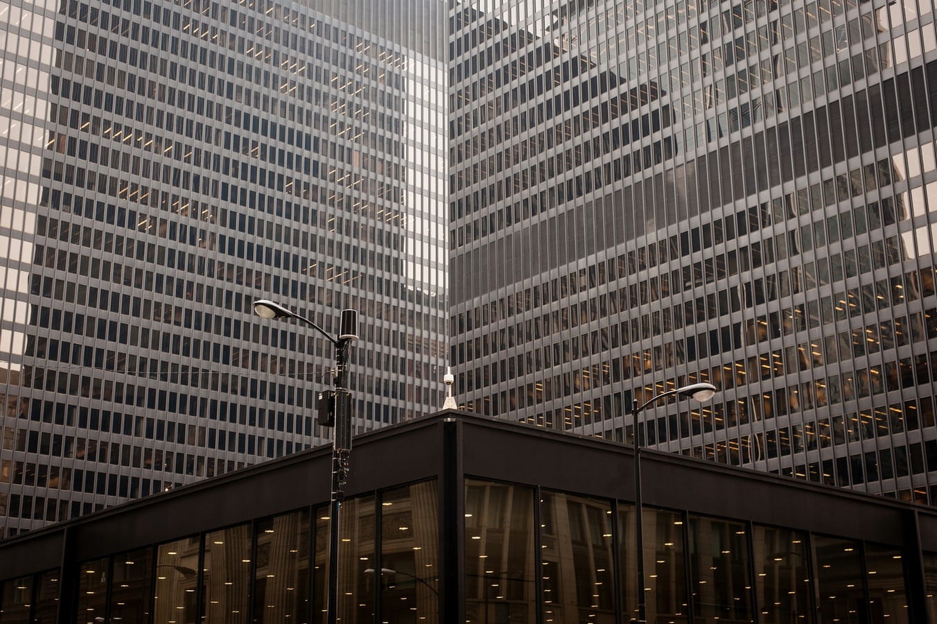 Chicago Federal Centre by Ludwig Mies van der Rohe: A union of Buildings - Sheet1