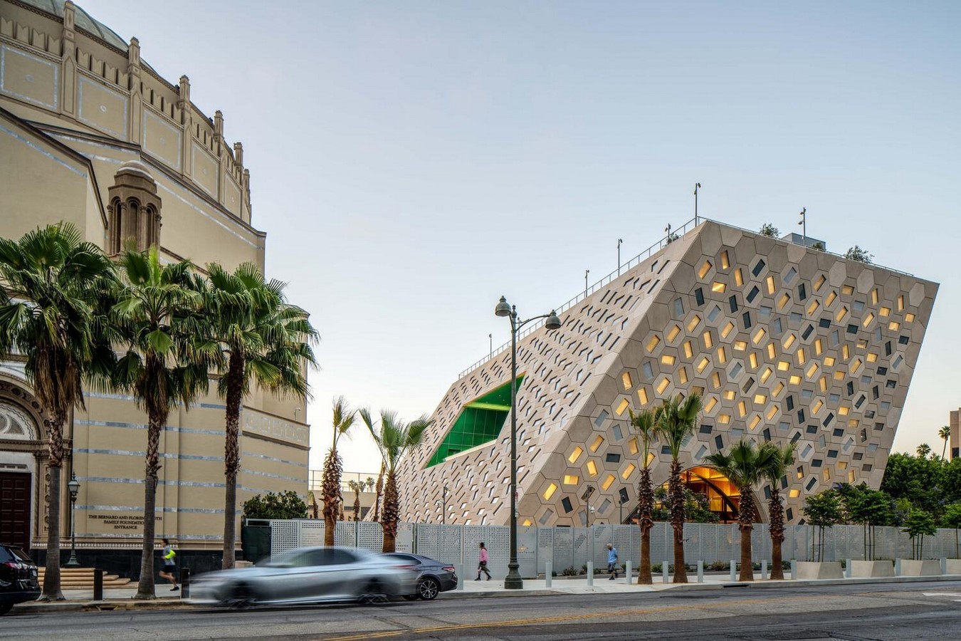 Audrey Irmas Pavilion With Trapezoidal Form That Respects Its Surrounding In California completed by OMA - Sheet6