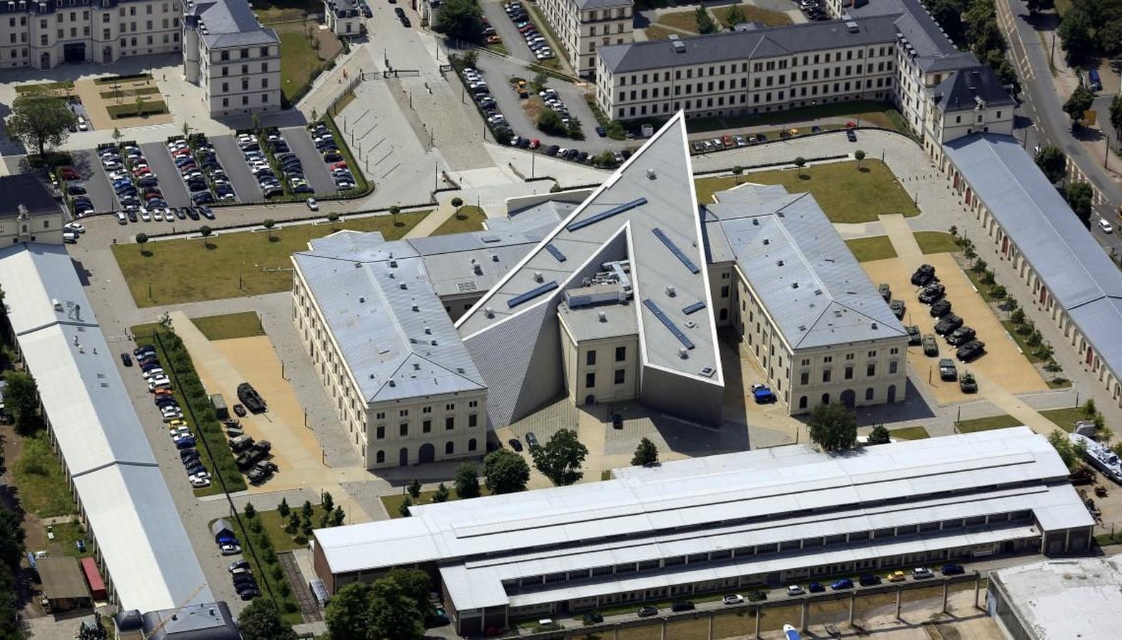 Dresden’s Military History Museum by Daniel Libeskind: A a Bold Interruption - Sheet4