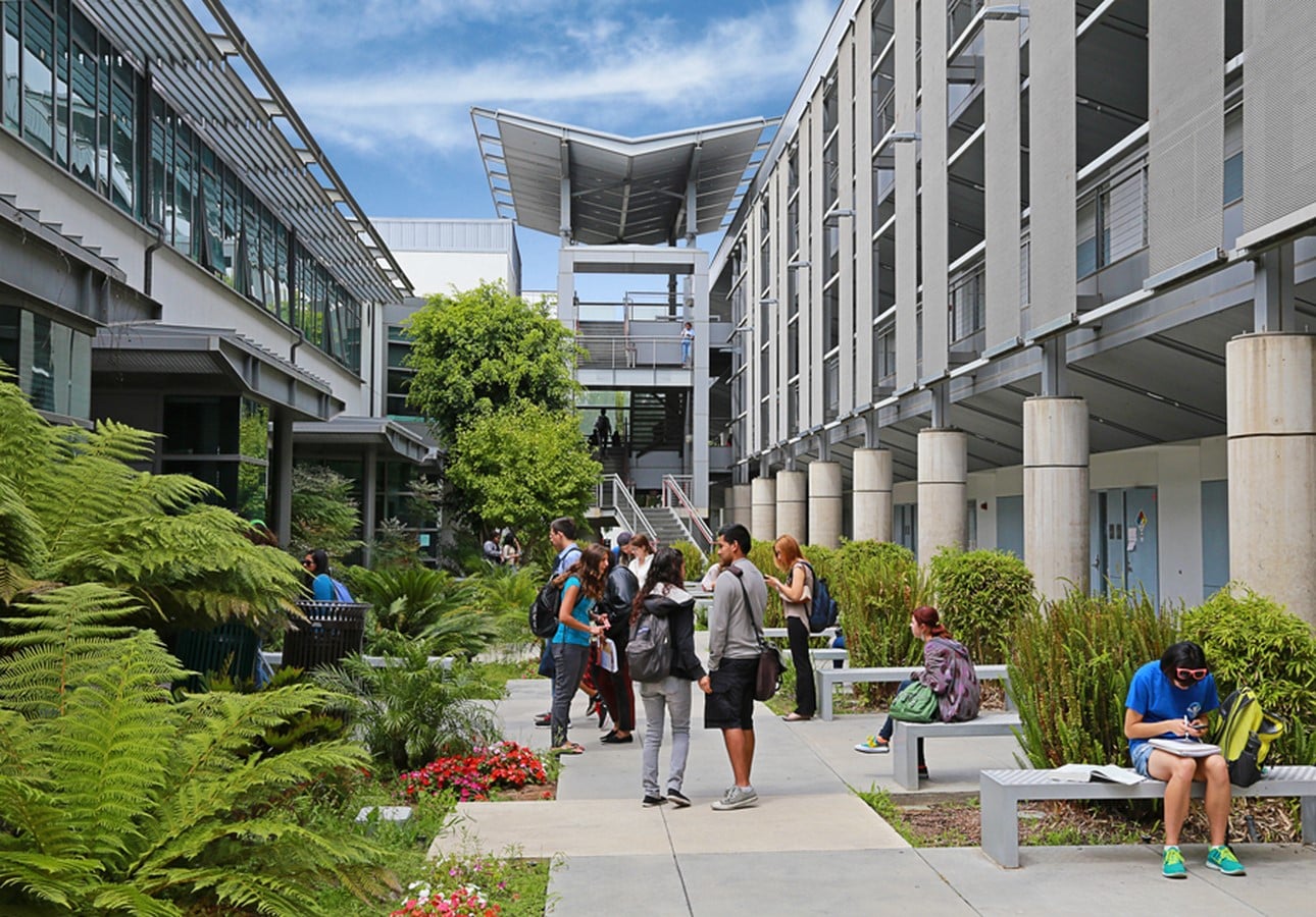 Top 15 colleges providing UX Degrees across globe - Sheet13