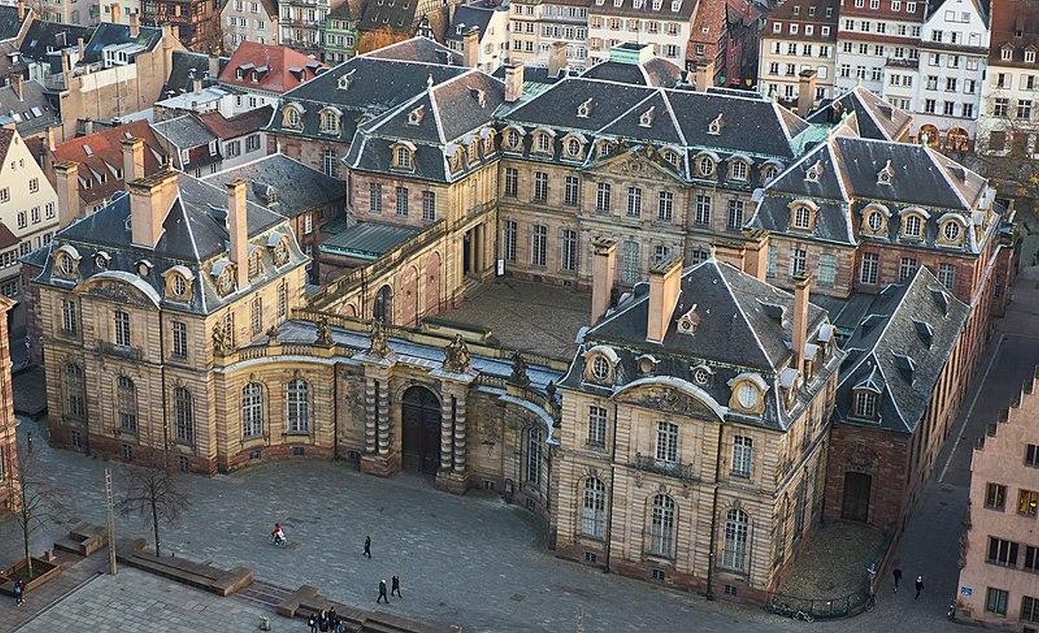 Architecture of Cities: Strasbourg- The Capital of Christmas - Sheet2