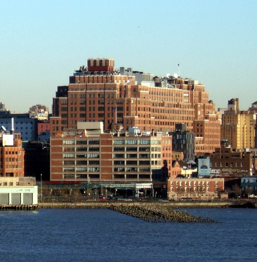 111 Eighth Avenue © Marshall Gerometta/CTBUH via https://www.skyscrapercenter.com/building/111-eighth-avenue/11357