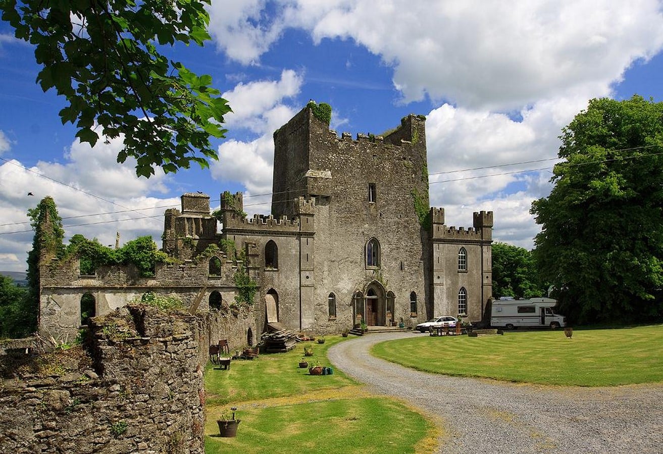15 Castles around the World that are considered Haunted - Sheet2