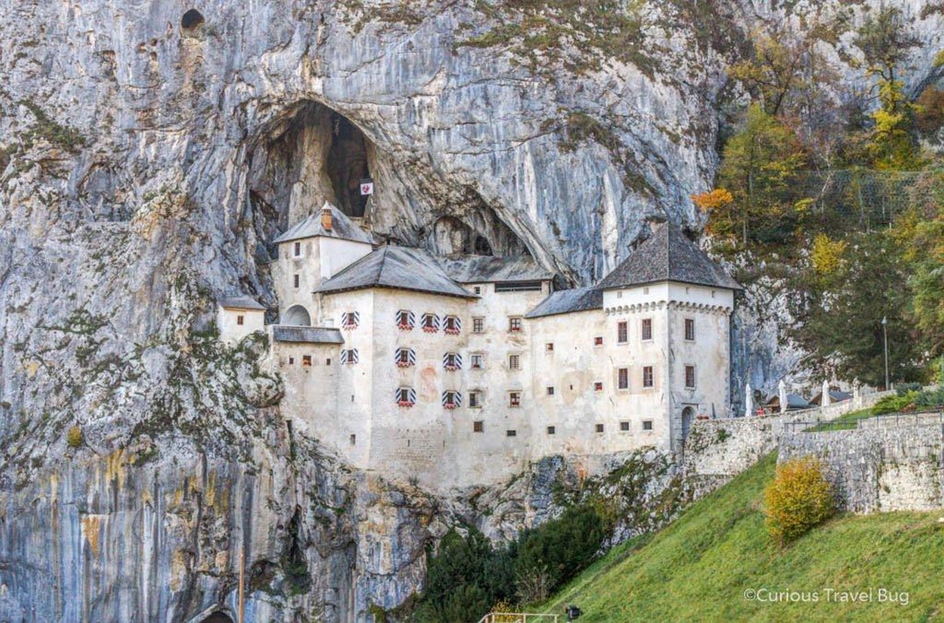 15 Castles around the World that are considered Haunted - Sheet5