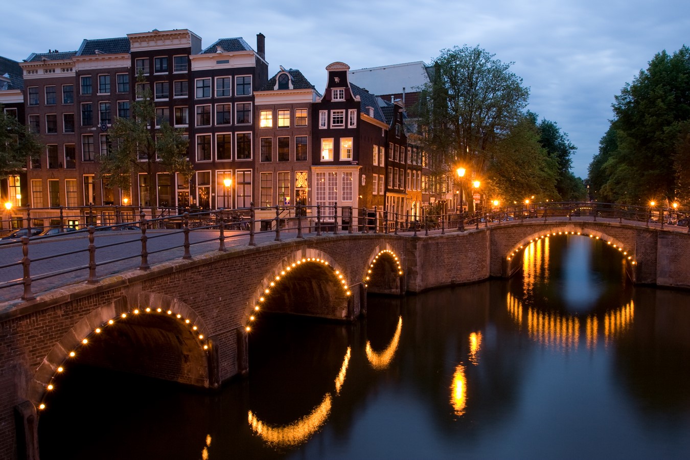 Architecture of Cities: Amsterdam- Architectural Aesthetics Hub - Sheet