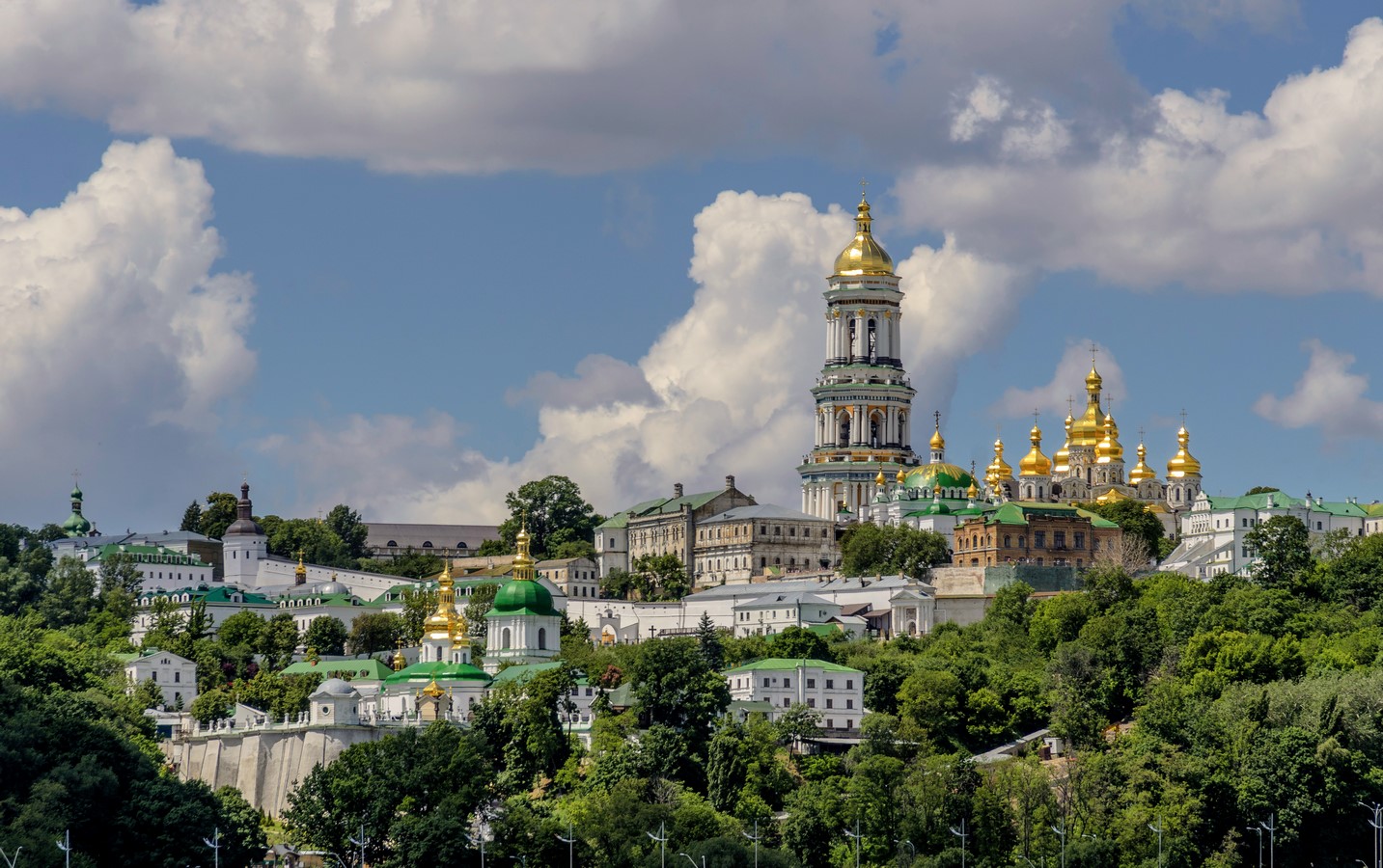 The politically inclined architecture of Ukraine - Sheet2