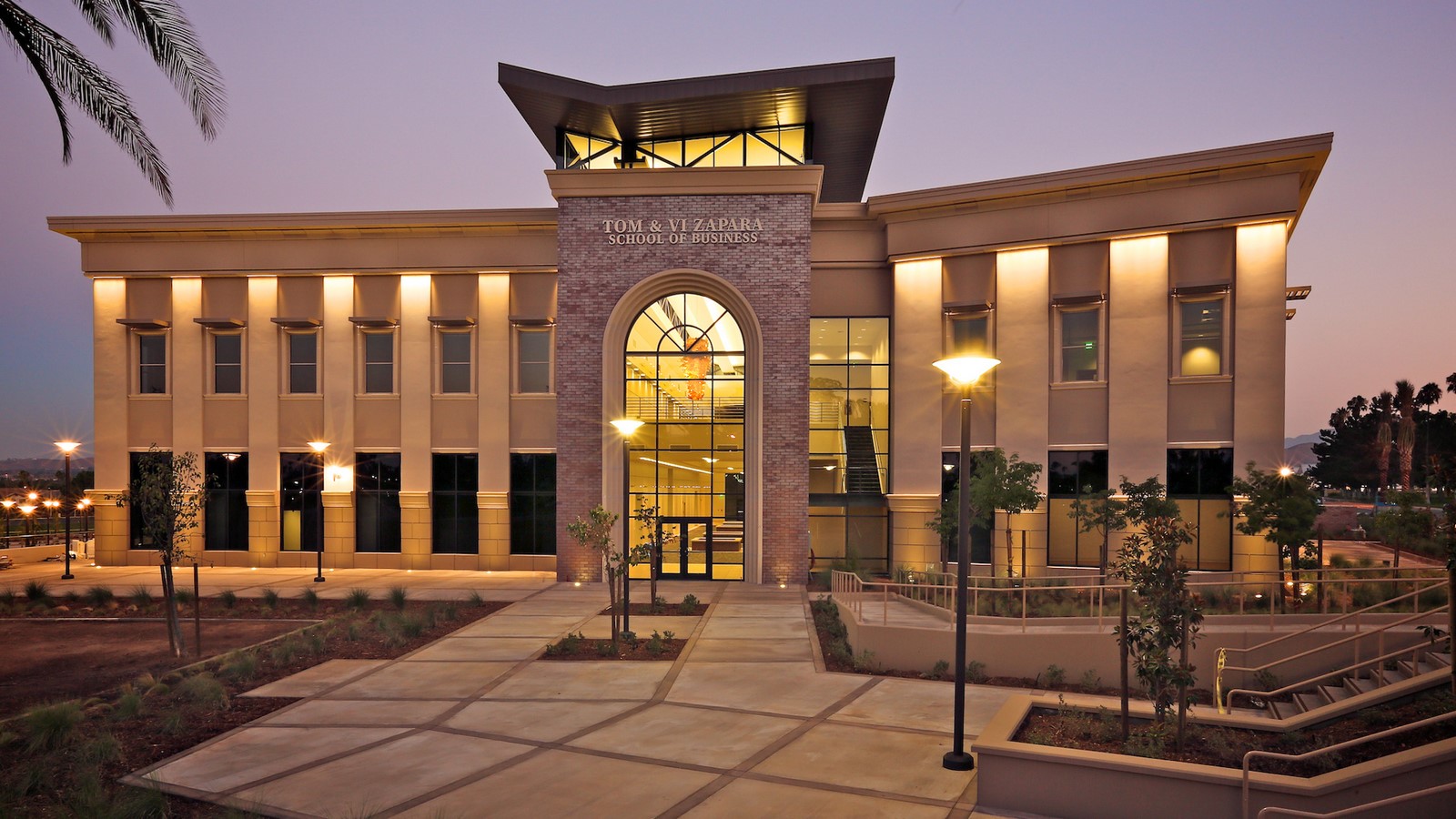 Tom and Vi Zapara School of Business_©https://www.trdesigngroup.com/
