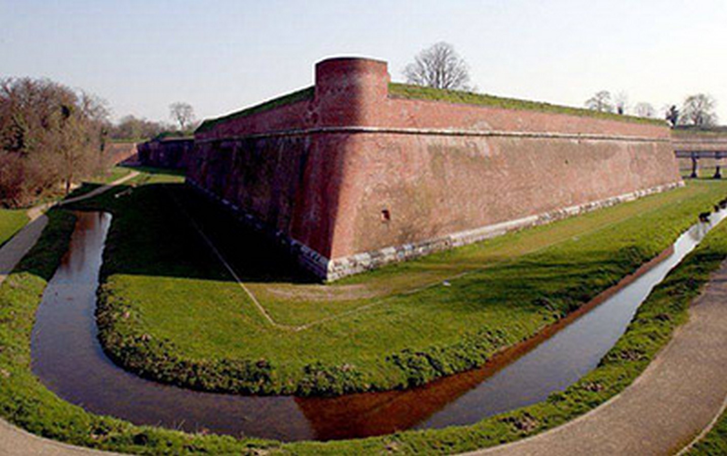 Bastion_© Starforts (2014)