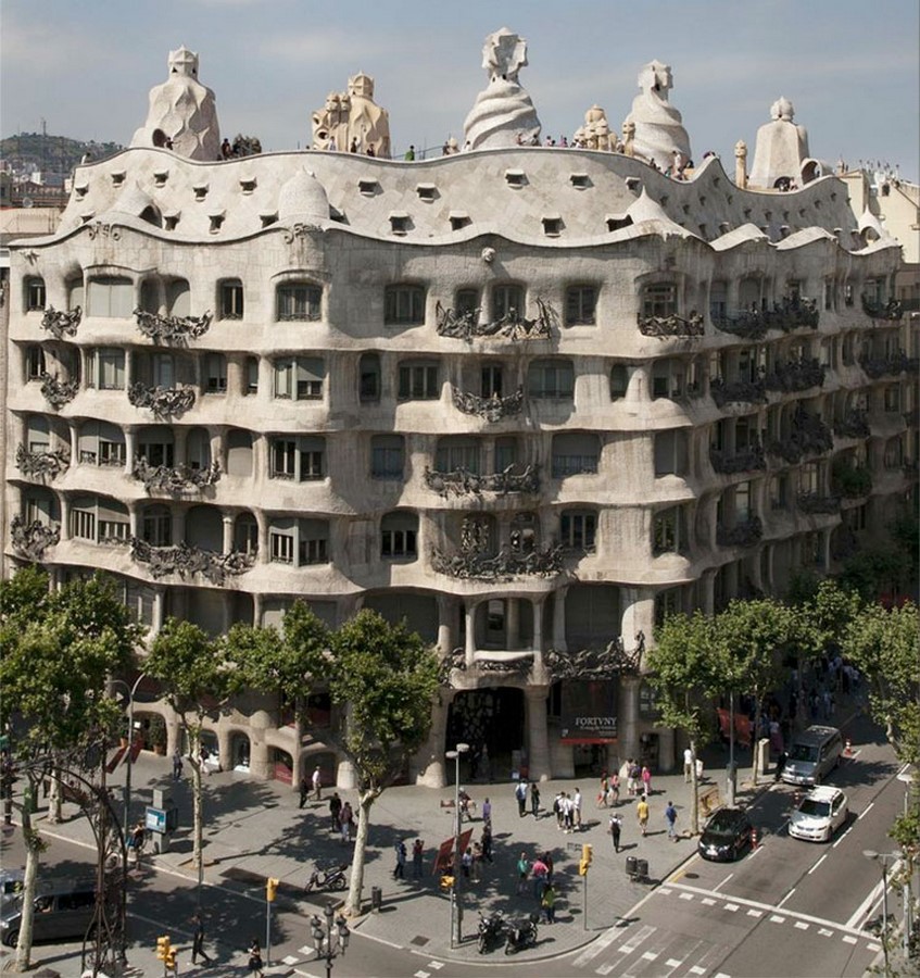 The Evolution of Materials in Architecture - Sheet5