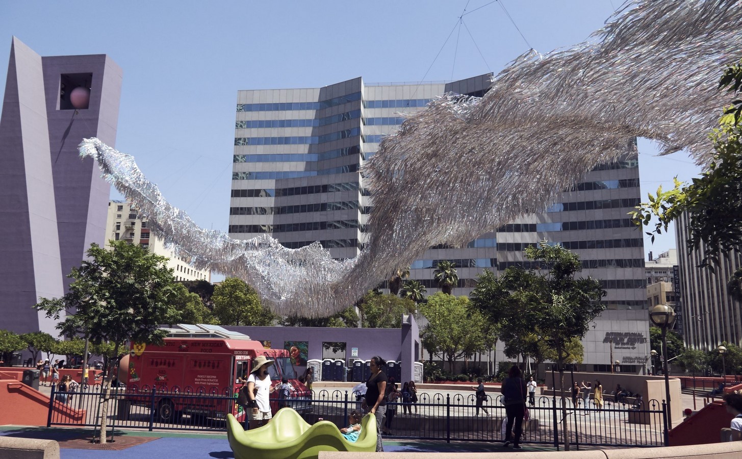 10 Examples of Interactive art in architecture - Sheet14