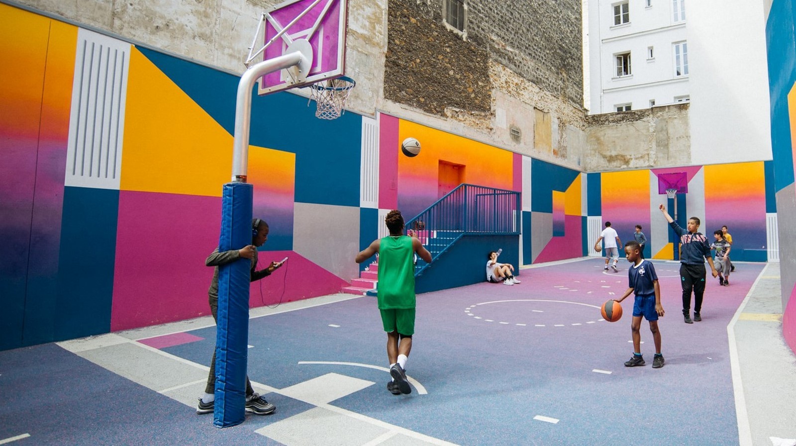 10 Examples of Interactive art in architecture - Sheet4