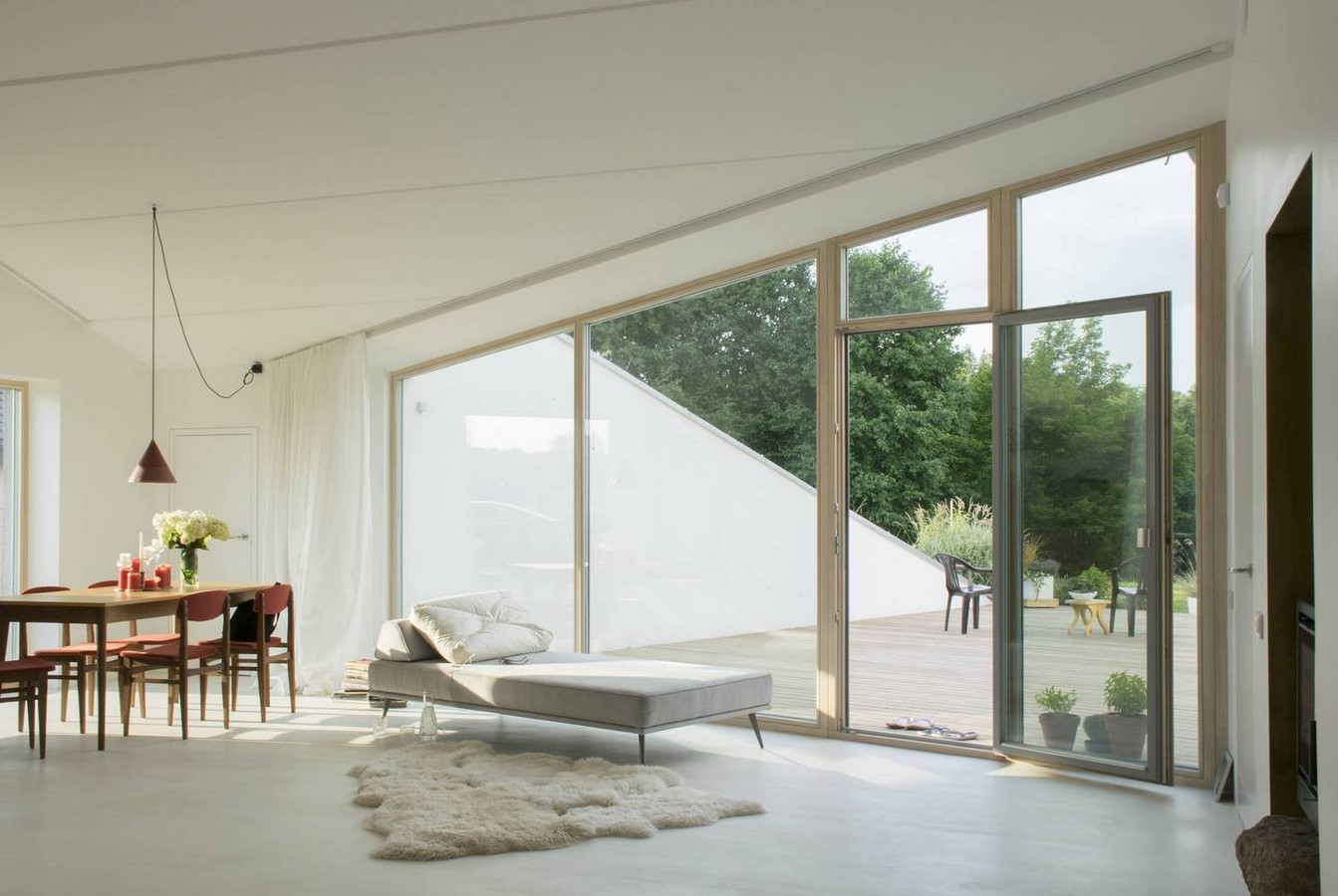 15 examples of white interiors - Sheet25