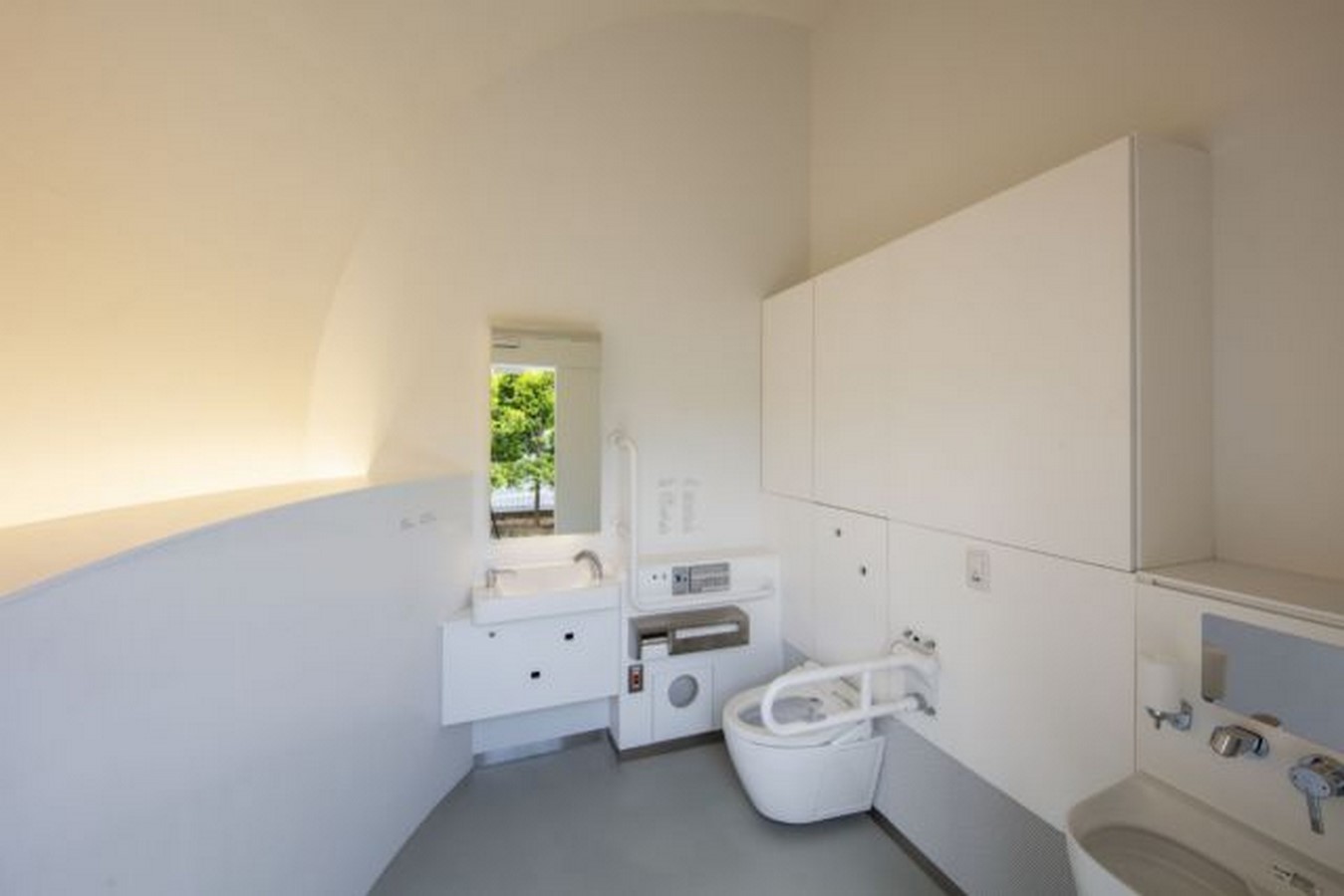 Hemispherical public toilet for Tokyo by Kazoo Sato: A New Take on Hygiene - Sheet4