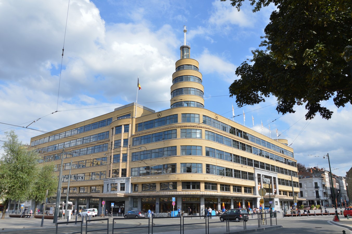 Architecture of Cities: Brussels- The CIty of Art Deco - Sheet11