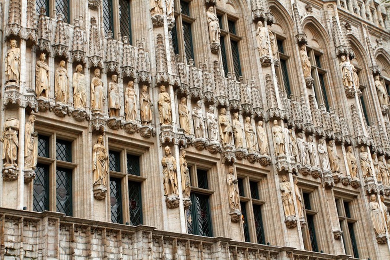 Architecture of Cities: Brussels- The CIty of Art Deco - Sheet13