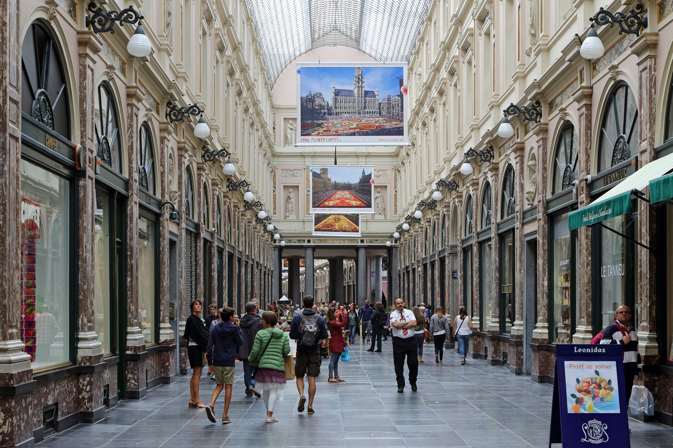 Architecture of Cities: Brussels- The CIty of Art Deco - Sheet14